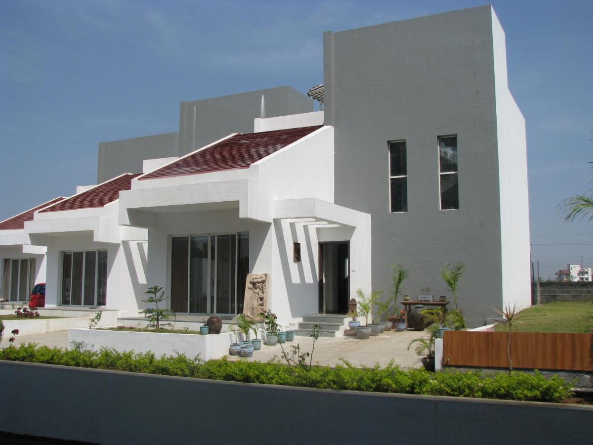 Inventree Hotels & Resort Hinjawadi Exteriör bild