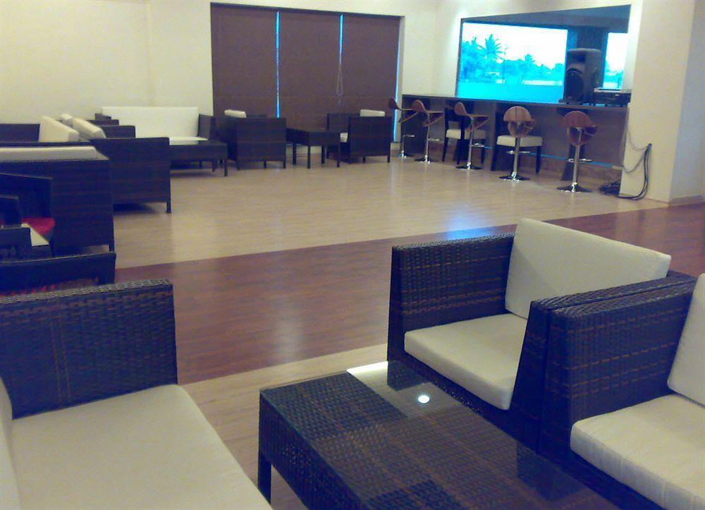 Inventree Hotels & Resort Hinjawadi Exteriör bild